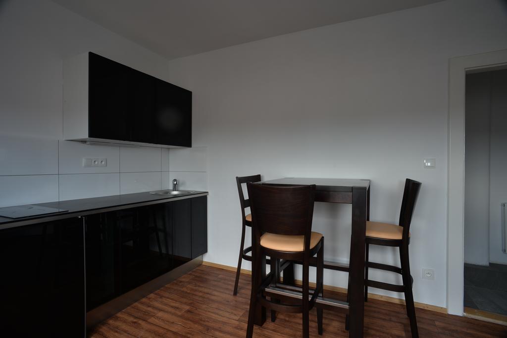 Hotel Penzion Karolinka Kroměříž Zimmer foto